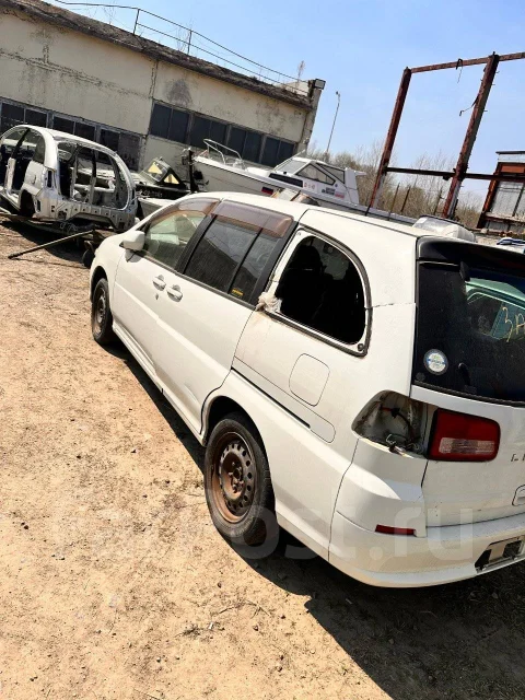 Nissan Liberty. RM12, QR20DE ����