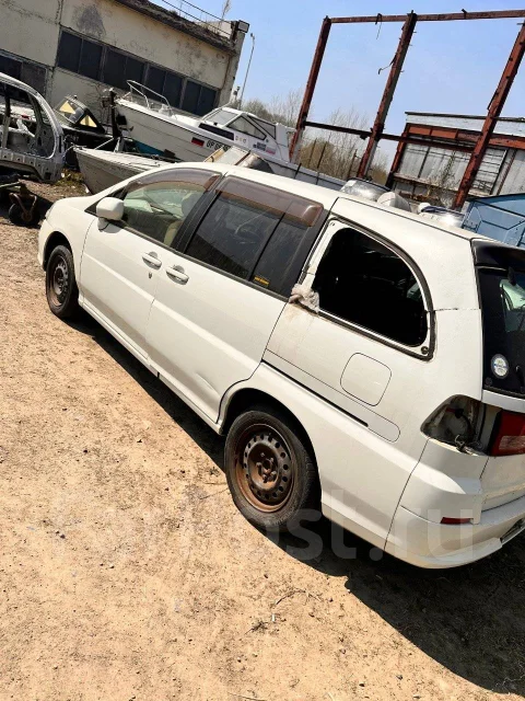 Nissan Liberty. RM12, QR20DE ����