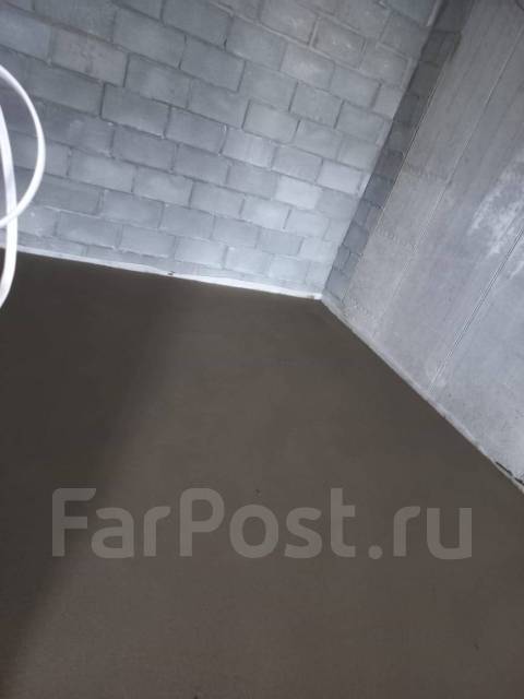 Полусухая стяжка пола. Механизированная штукатурка стен. Демонтаж во ...