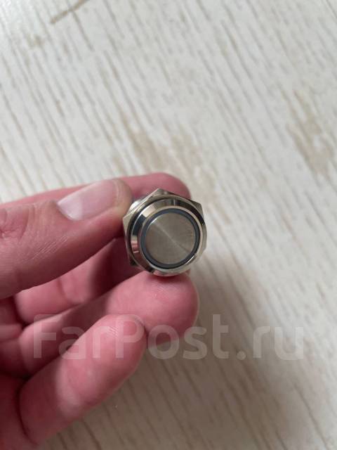 Кнопка 12v купить во Владивостоке по цене: 150₽ — частное объявление ...