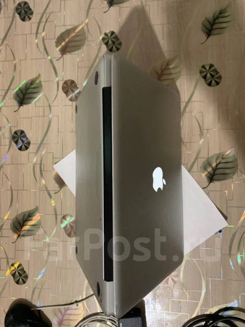 Apple MacBook Pro 13 2011 Early. 13.3", 2,3����, ��� 8 ��, ���� 750���, WiFi: 1, Bluetooth: 1, ����������� �� 2��. ����