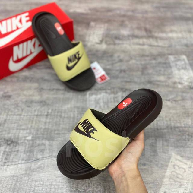 Nike shop benassi 44