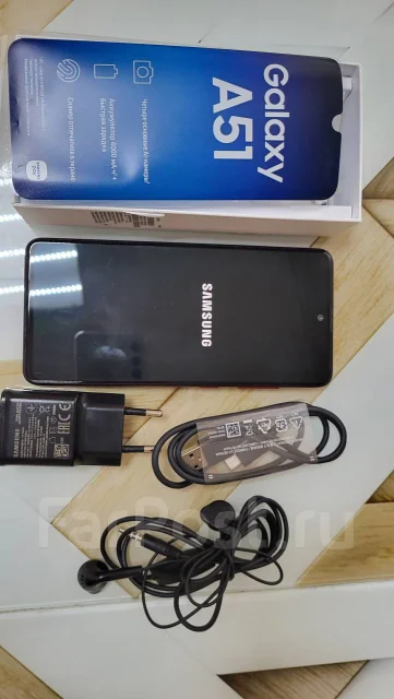 Samsung Galaxy A51. �/�, 64 ��, �������, NFC ����
