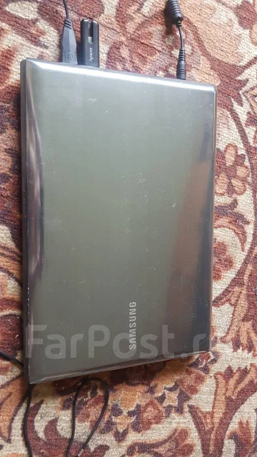 Samsung R425. 15.6", 2,5����, ��� 8 ��, ���� 500���, WiFi: 1, Bluetooth: 1, ����������� �� 1��. ����