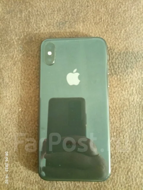 Apple iPhone X. �/�, 64 ��, ������, 4G LTE, NFC ����