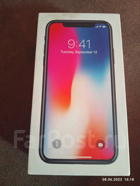 Apple iPhone X. �/�, 64 ��, ������, 4G LTE, NFC ����