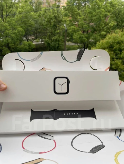 Apple Watch Series 4. GPS, NFC, IP67, IP68 ����