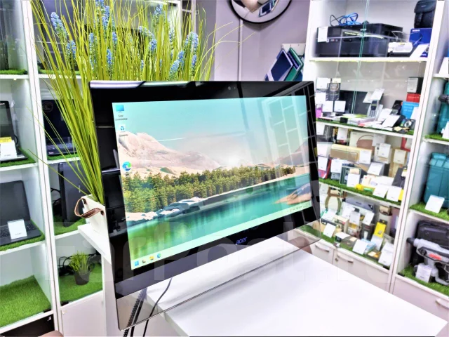 Acer. 23" ����
