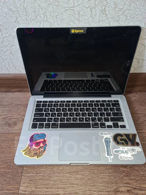 Apple MacBook. 13.3", 2,3����, ��� 4 ��, ���� 320���, WiFi: 1, Bluetooth: 1, ����������� �� 3��. ����
