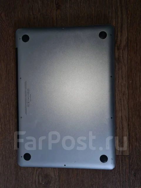 Apple MacBook. 13.3", 2,3����, ��� 4 ��, ���� 320���, WiFi: 1, Bluetooth: 1, ����������� �� 3��. ����