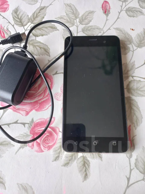 Oysters Pacific E. �/�, 8 ��, �������, Dual-SIM, 4G LTE ����