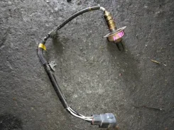 ������ ����������� Toyota Ist 1-� ��� [89465-52240] 8946552240 ����
