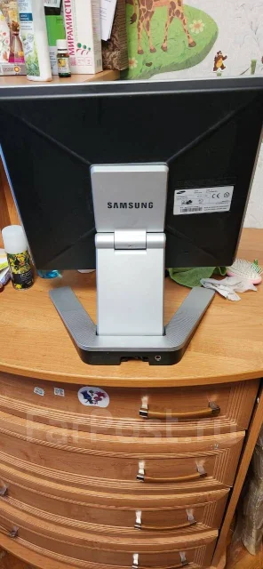 Samsung. 17" ����