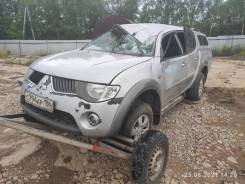 Mitsubishi L200 ����