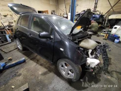 Toyota Yaris ����