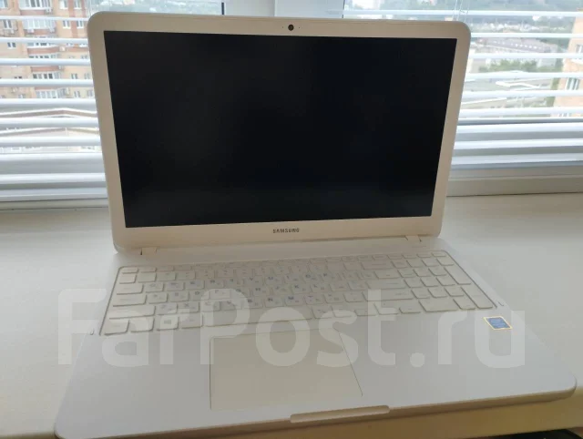 Samsung. 15.6", 2,3����, ��� 8 ��, ���� 240���, WiFi: 1, Bluetooth: 1 ����