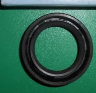 ������� ������� Toyota Corolla Verso (04-09), RAV4 (00-05), Avensis (03-08�) (25x37x8) 19016634B 19016634B ����