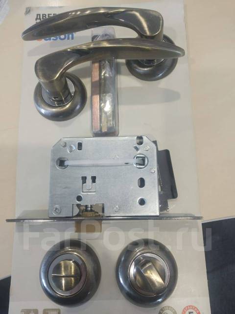 Дверной замок, ручки, завертка, новый, в наличии. Цена: 500₽ во ...