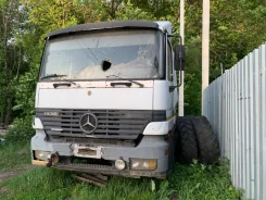 Mercedes-Benz. 1835 ����