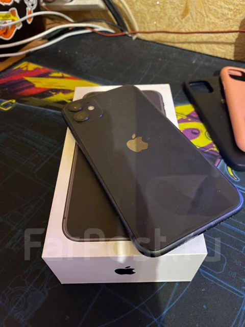 Apple iPhone 11. �/�, 128 ��, ������, 4G LTE, NFC ����