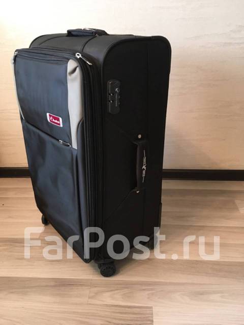 Чемодан, б/у, в наличии. Цена: 3 500₽ во Владивостоке