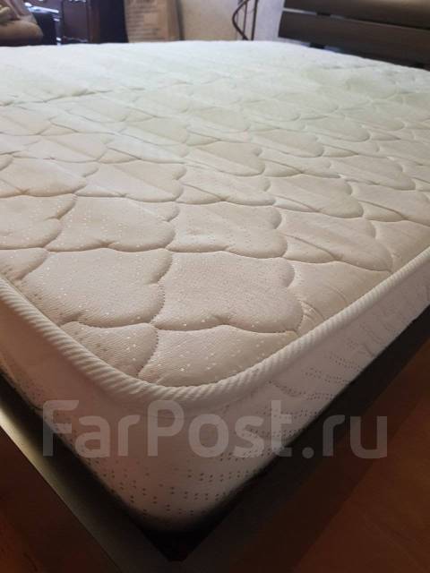 Матрас на кровать 140x200x16, б/у, в наличии. Цена: 2 000₽ во Владивостоке