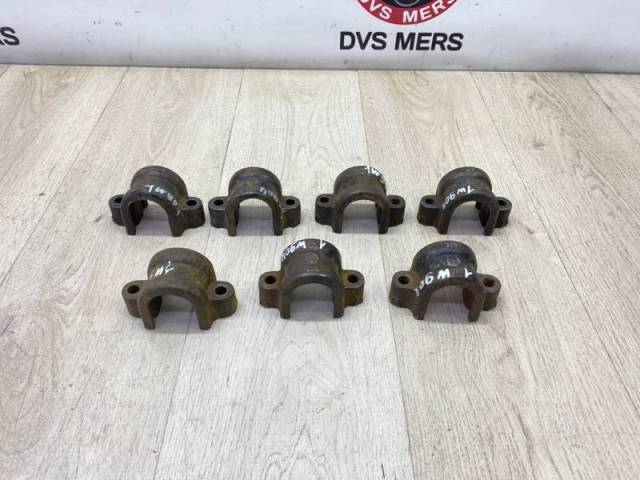 Скоба кронштейн стабилизатора Mercedes Sprinter A9043261340 W 904 ...
