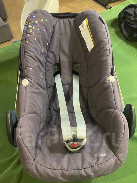 Продаются два автокресла и база для коляски фирмы Maxi Cosi в Новосибирске