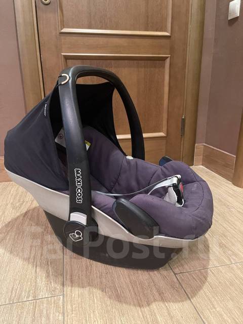 Продаются два автокресла и база для коляски фирмы Maxi Cosi в Новосибирске