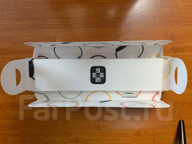 Apple Watch SE. GPS, NFC ����