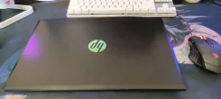 HP 15. 15.6", 1,6����, ��� 8 ��, ���� 1 024���, WiFi, Bluetooth ����