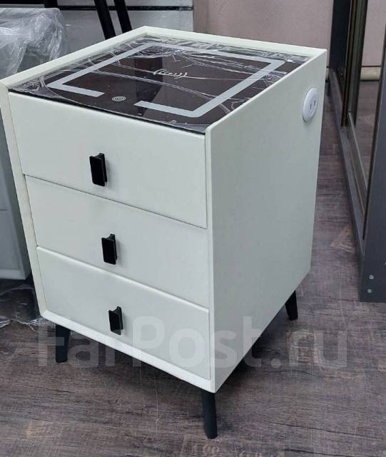 Тумба прикроватная с подсветкой и беспроводной зарядкой, USB, новый, в ...