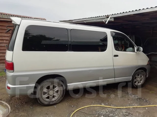 Toyota Hiace Regius. �������, ������, 3.0 (135��.�.), ������, 300 000����. �� ����