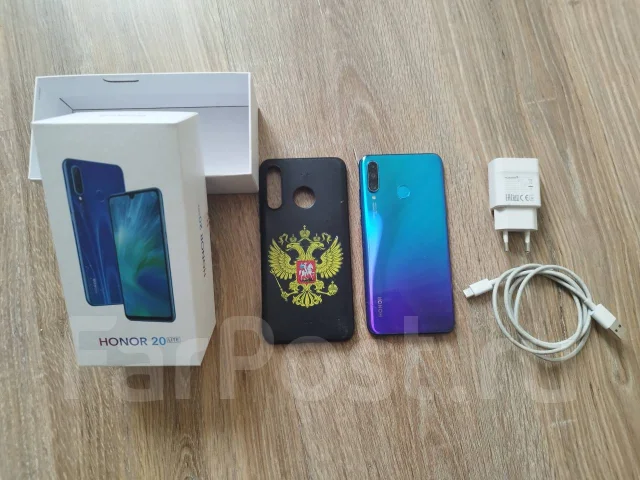 Honor 20 lite. �/�, 128 ��, �����, 3G, 4G LTE, Dual-SIM, NFC ����