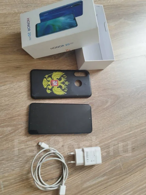 Honor 20 lite. �/�, 128 ��, �����, 3G, 4G LTE, Dual-SIM, NFC ����