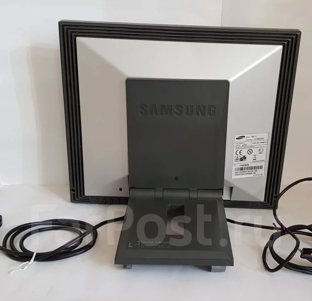 Samsung. 17" ����