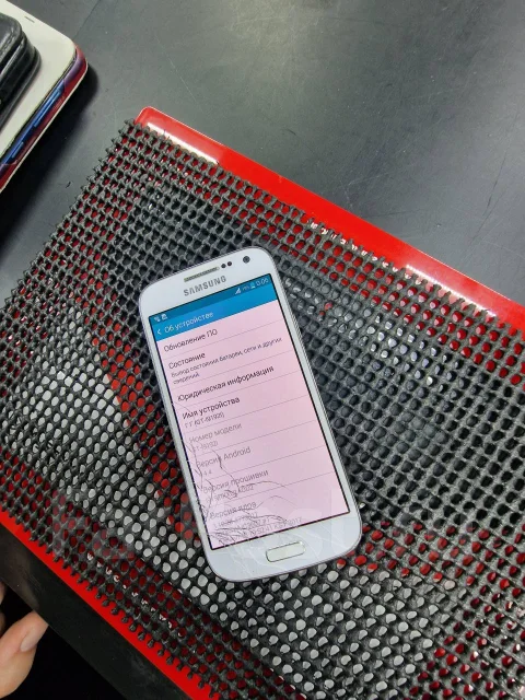 Samsung Galaxy S4 Mini. �/�, 8 ��, �����, 3G, Dual-SIM ����