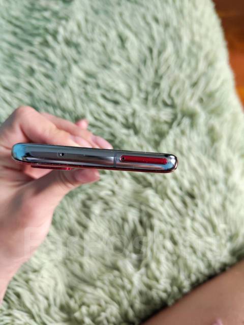 Продам телефон, Samsung Galaxy S20, 128 гб, 6.20", красный, 4G LTE, NFC ...