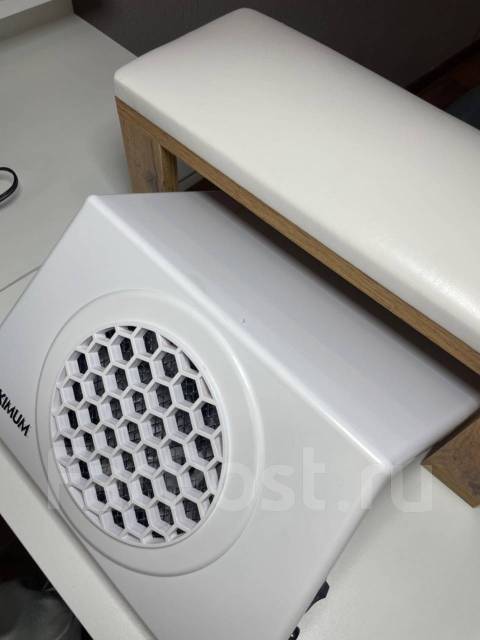 Вытяжка для маникюра Max, б/у, в наличии. Цена: 2 500₽ во Владивостоке