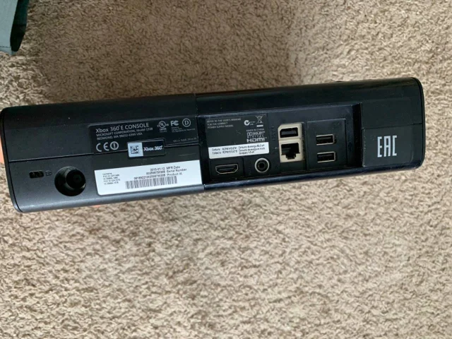 Microsoft Xbox 360 E ����