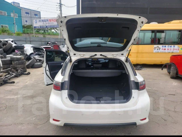 Lexus CT200h. JTHKD5BH4B2013630, 2ZRFXE ����