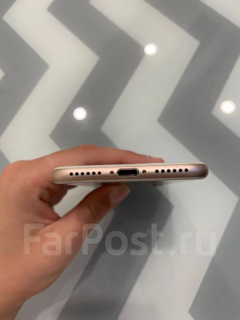 Apple iPhone 7. �/�, 128 ��, �������, 3G, 4G LTE ����