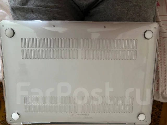 Apple MacBook 13. 13.3", 2����, ��� 16 ��, ���� 500���, WiFi: 1, Bluetooth: 1 ����