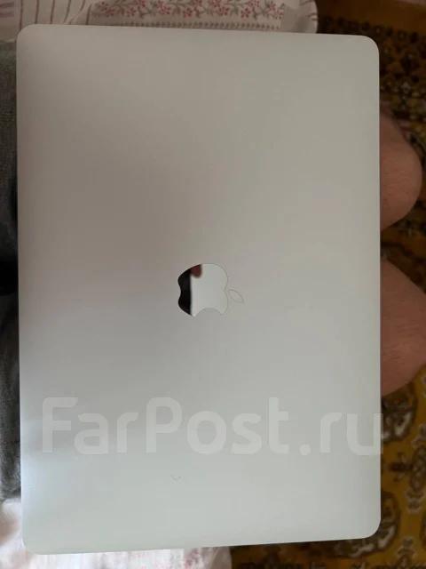 Apple MacBook 13. 13.3", 2����, ��� 16 ��, ���� 500���, WiFi: 1, Bluetooth: 1 ����