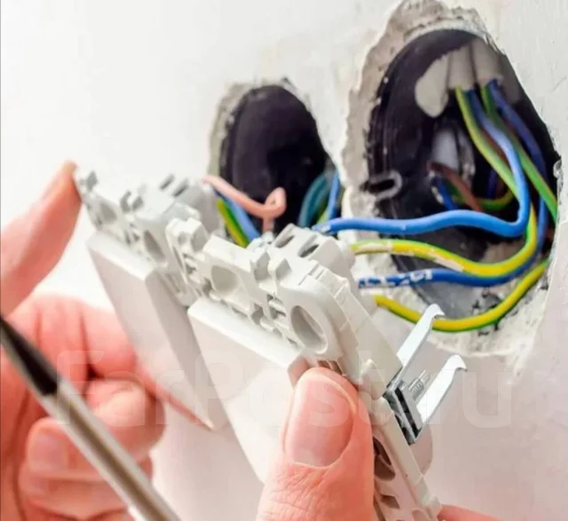 Электрик. Услуги электрика. Монтаж розеток, счётчиков, проводка во ...