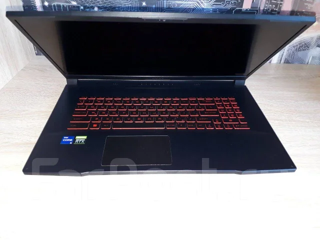 MSI Katana GF76. 17.3", 2,5����, ��� 16 ��, ���� 512���, WiFi: 1, Bluetooth: 1, ����������� �� 3��. ����