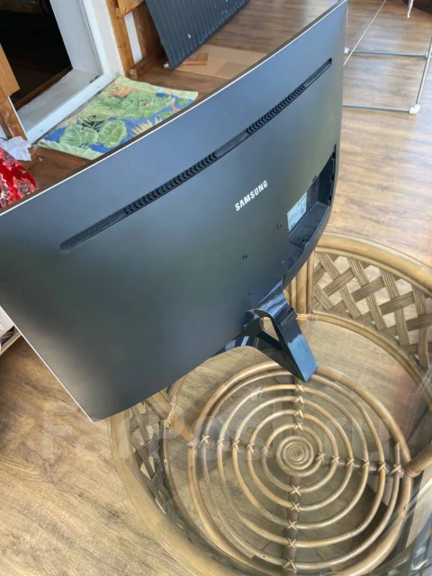 Samsung. 27", ���������� �� (LCD, LED, QLED) ����