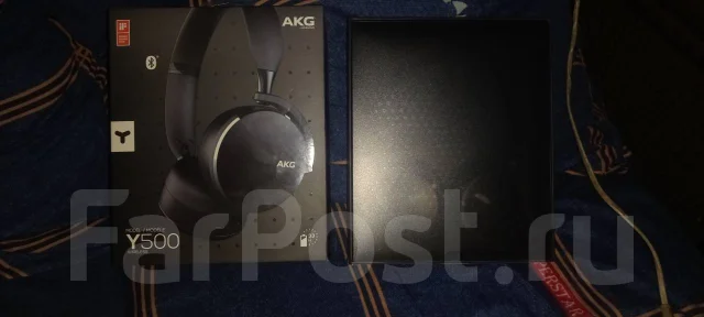 AKG Y500 ����