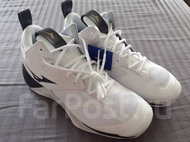 Кроссовки волейбольные Mizuno WAVE Momentum 2 MID, новый, в наличии ...