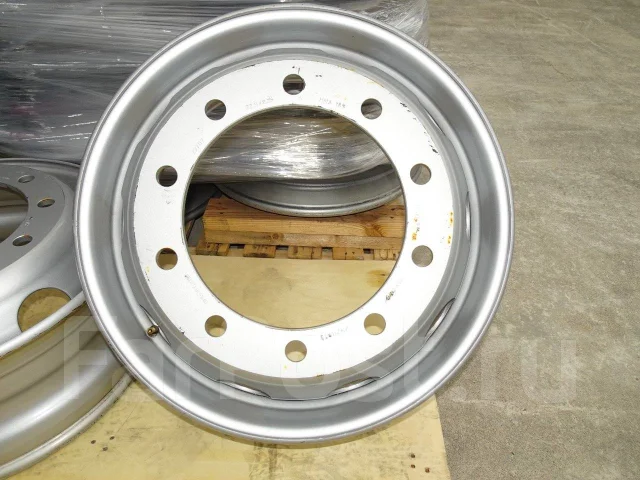 Maxion. 8.25x22.5", 10x335, ET165, �� 281���. ����